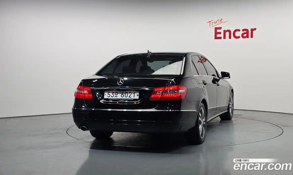 Mercedes-Benz E-Class 2011 1.8 автомат (гидро), фото 4