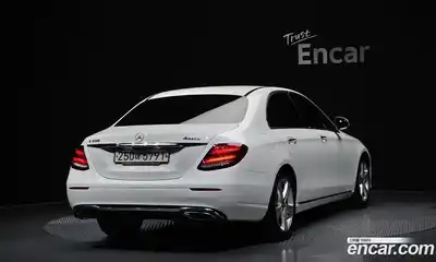 Mercedes-Benz E-Class 2018 2.0 автомат (гидро), миниатюра 2