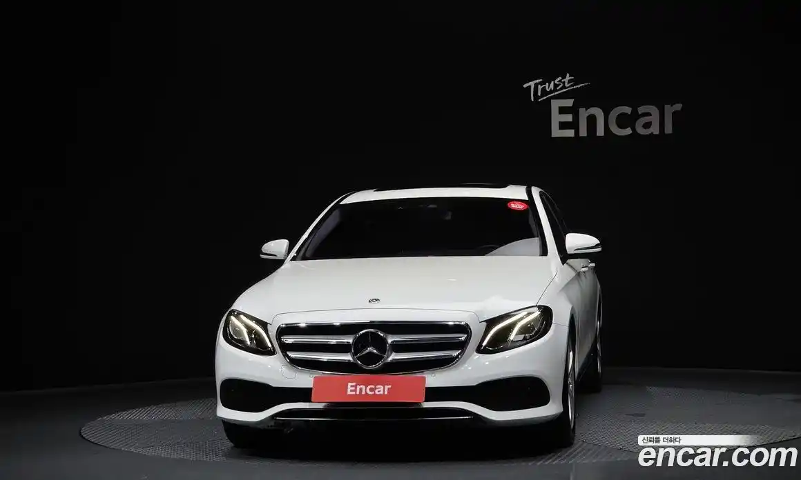 Mercedes-Benz E-Class 2018 2.0 автомат (гидро), фото 3