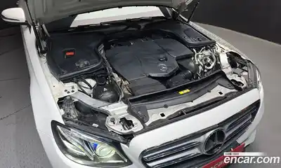 Mercedes-Benz E-Class 2017 1.9 автомат (гидро), миниатюра 6