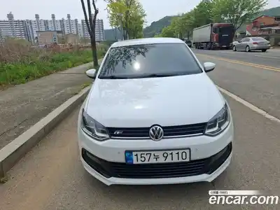 Volkswagen Polo 2015 1.4 автомат (гидро), миниатюра 3
