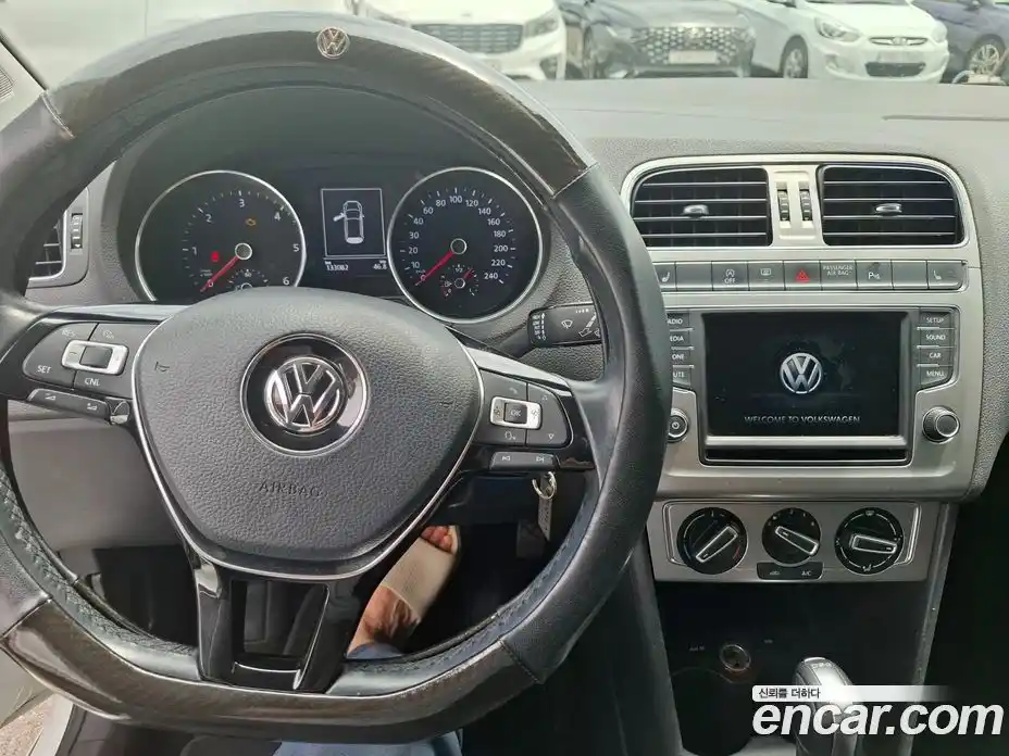Volkswagen Polo 2015 1.4 автомат (гидро), фото 8