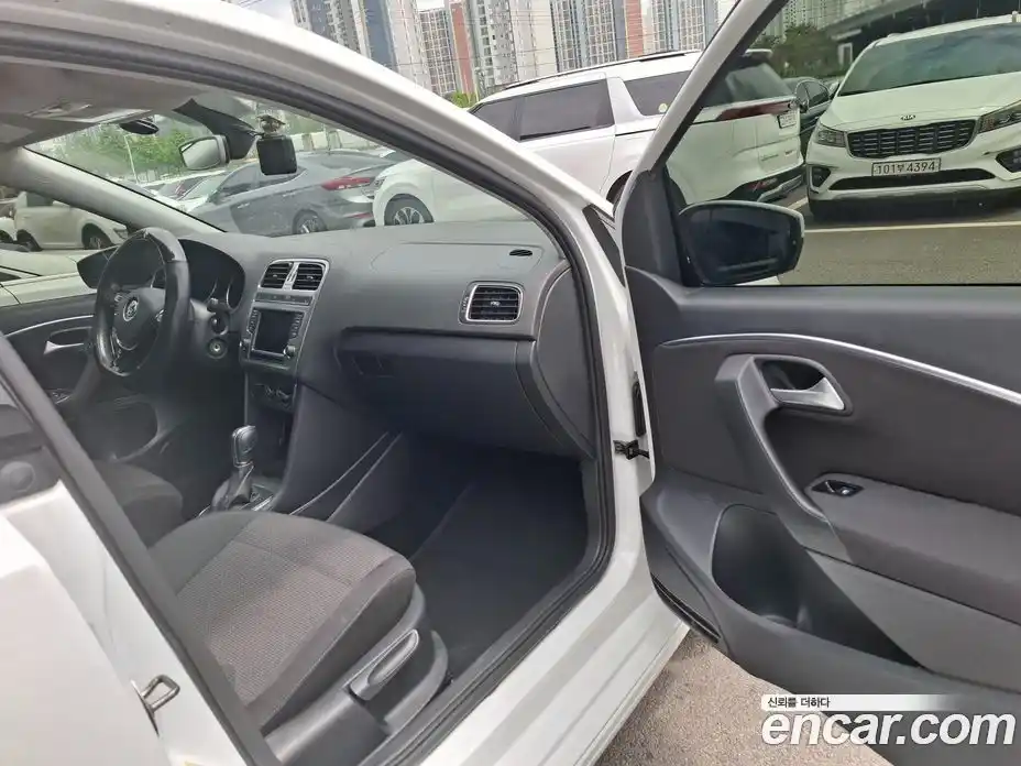 Volkswagen Polo 2015 1.4 автомат (гидро), фото 10