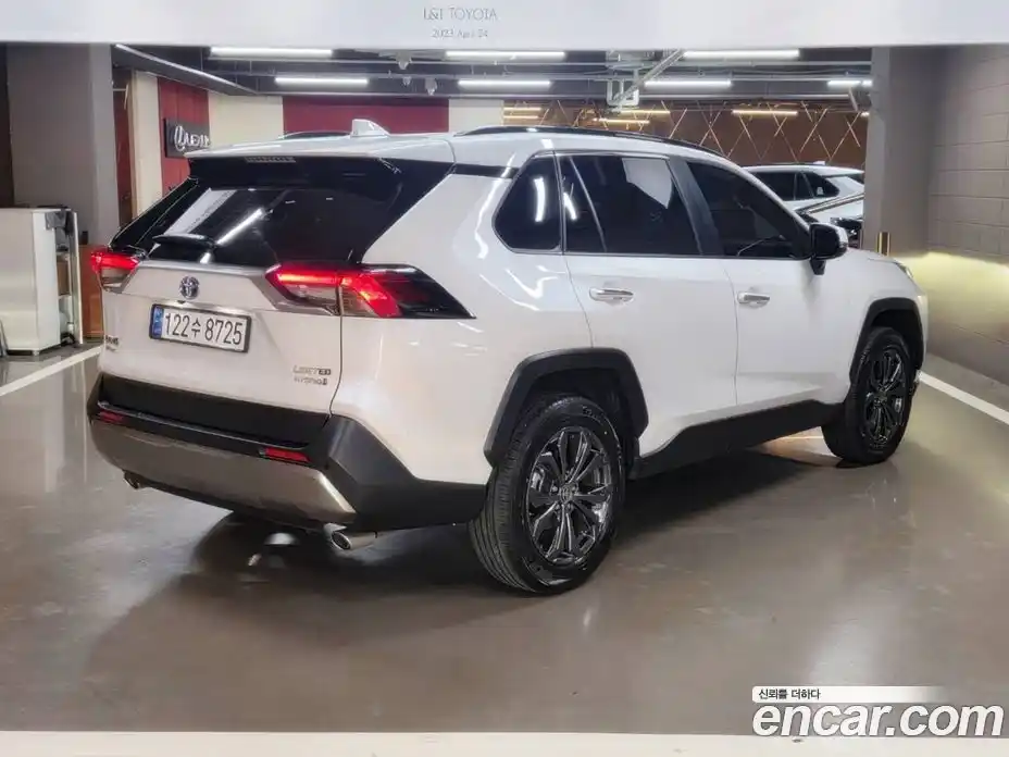Toyota RAV4 2024 2.5 гидро, фото 4