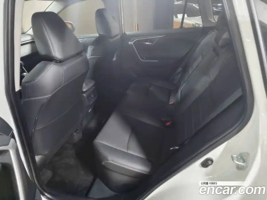 Toyota RAV4 2024 2.5 гидро, фото 6
