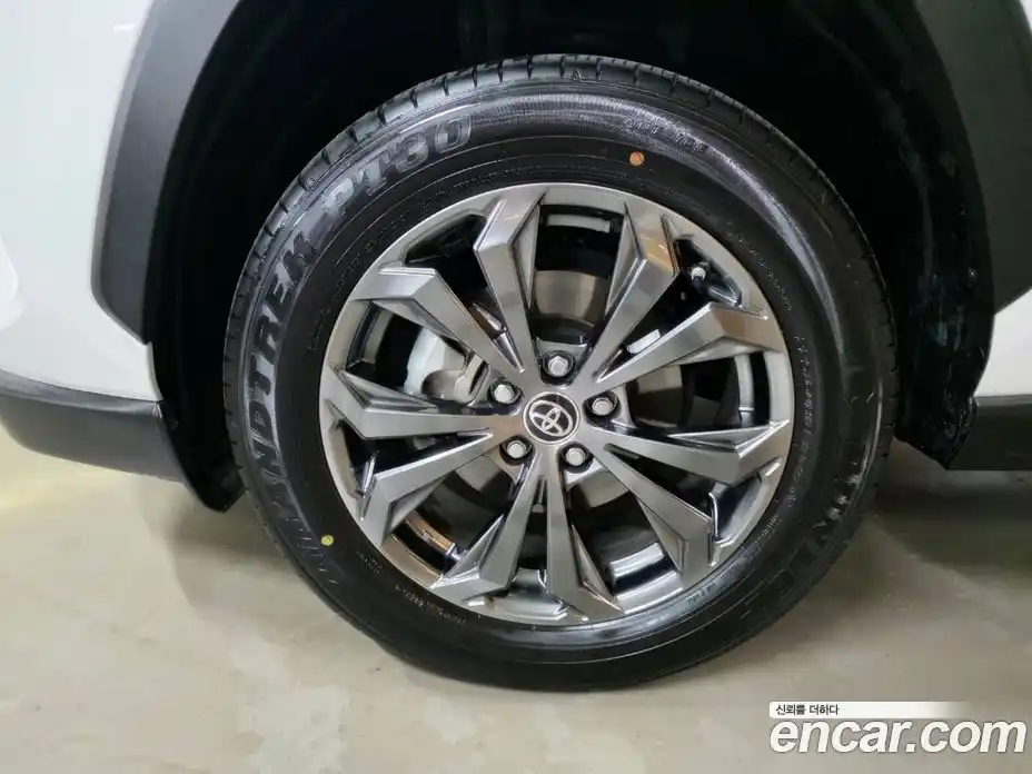 Toyota RAV4 2024 2.5 гидро, фото 10