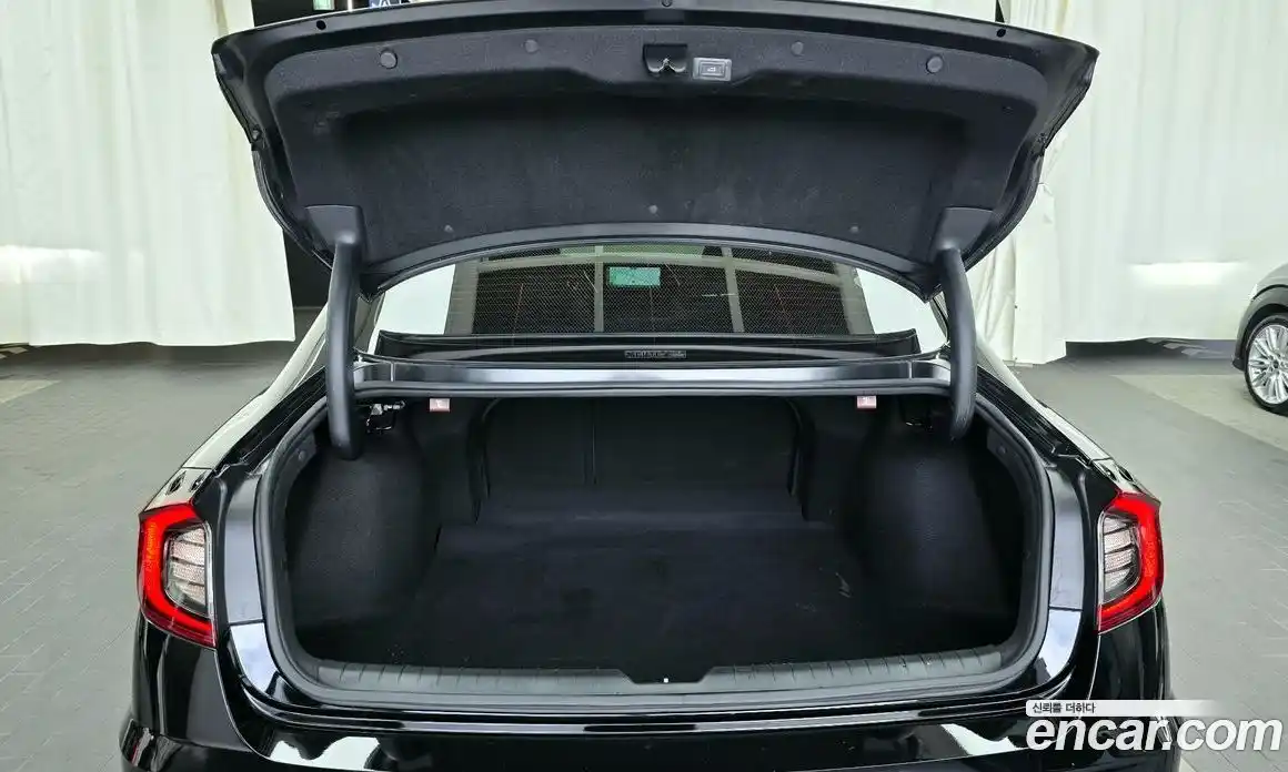 Hyundai Sonata 2023 1.6 автомат (гидро), фото 20