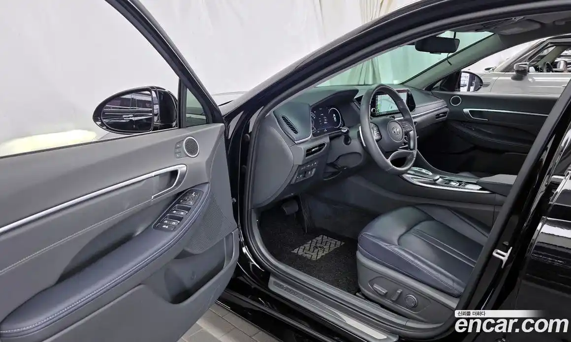 Hyundai Sonata 2023 1.6 автомат (гидро), фото 10