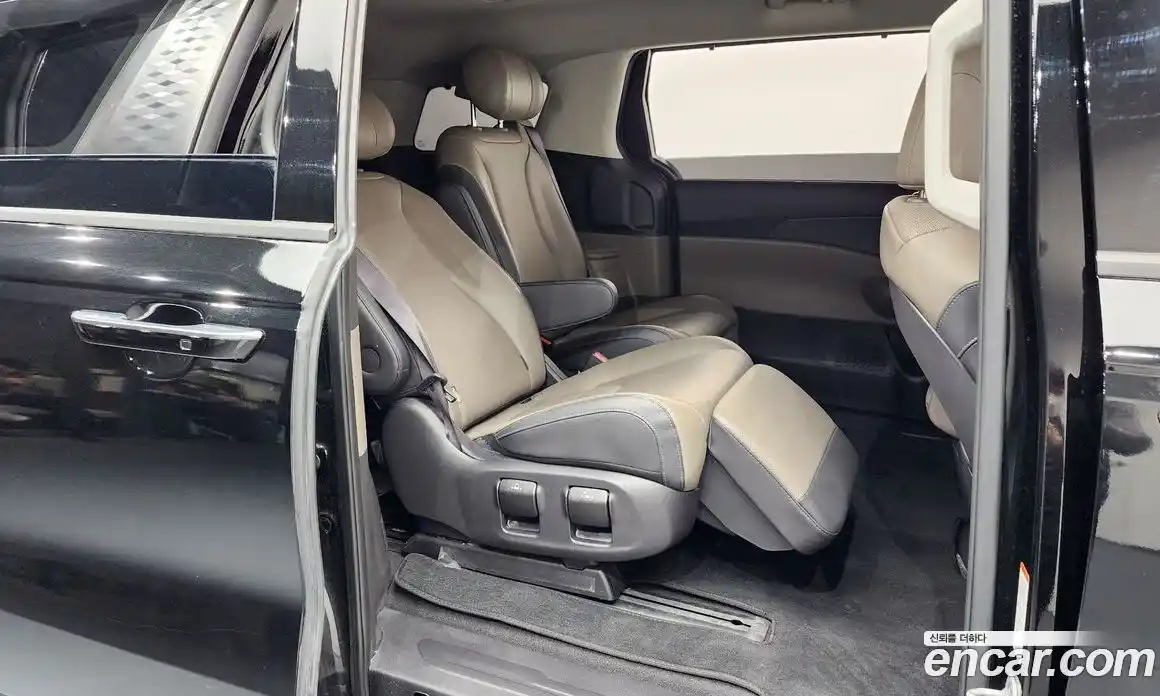 Kia Carnival 2024 2.2 автомат (гидро), фото 11