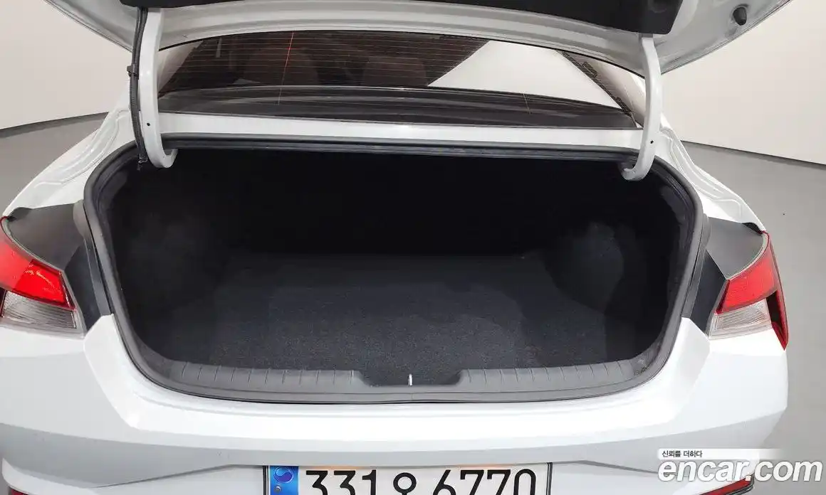 Hyundai Avante 2022 1.6 автомат (гидро), фото 20