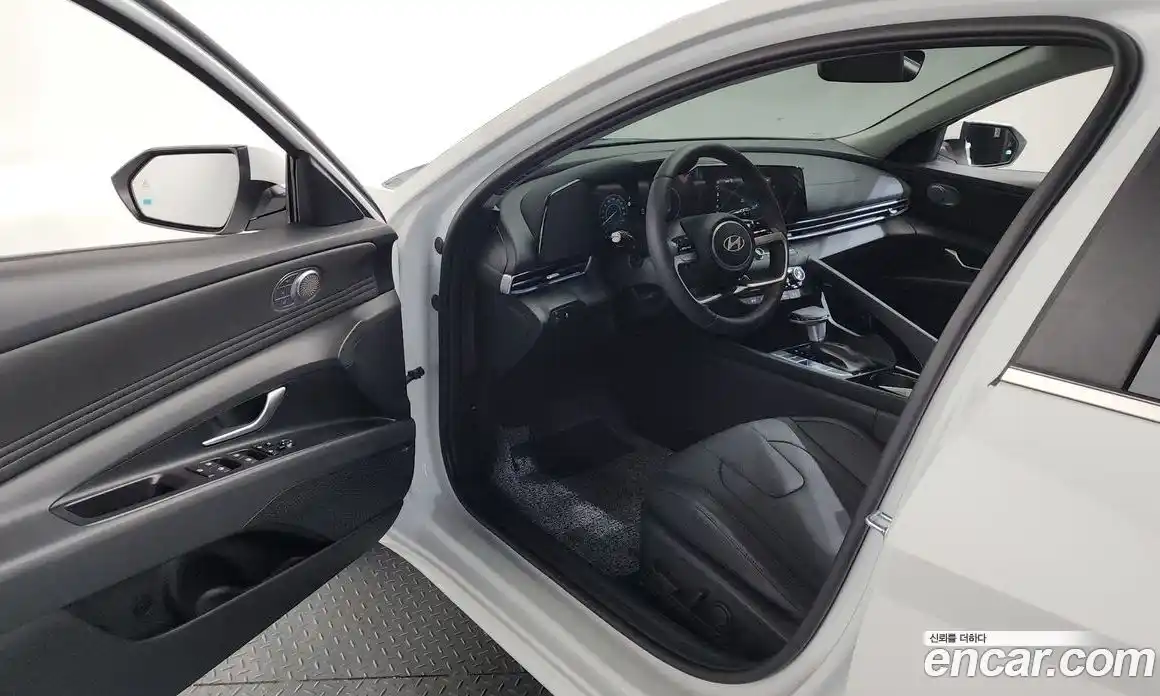Hyundai Avante 2025 1.6 автомат (гидро), фото 13