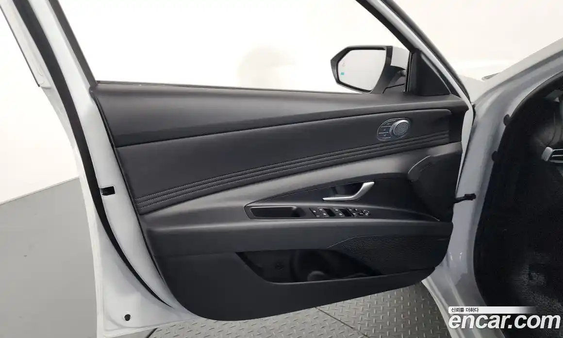 Hyundai Avante 2025 1.6 автомат (гидро), фото 14