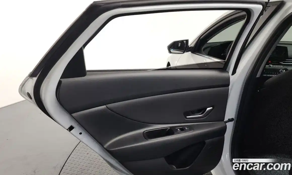 Hyundai Avante 2025 1.6 автомат (гидро), фото 15