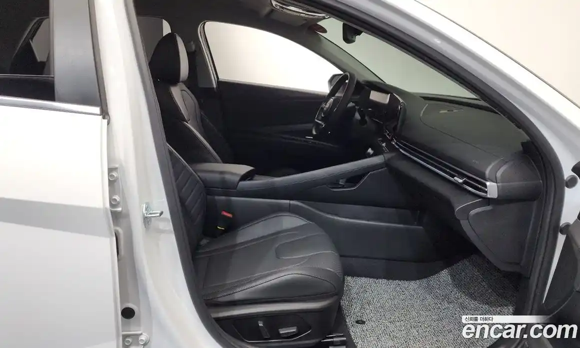 Hyundai Avante 2025 1.6 автомат (гидро), фото 16