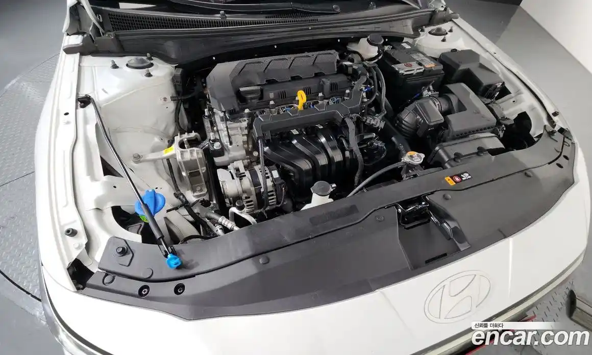 Hyundai Avante 2025 1.6 автомат (гидро), фото 6