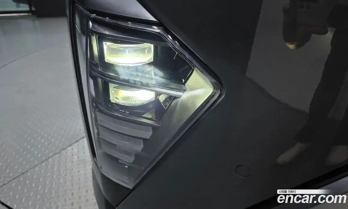 Hyundai Kona 2025 1.6 автомат (гидро), фото 8