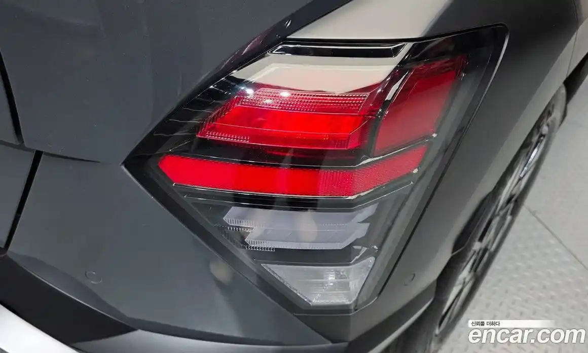 Hyundai Kona 2025 1.6 автомат (гидро), фото 9