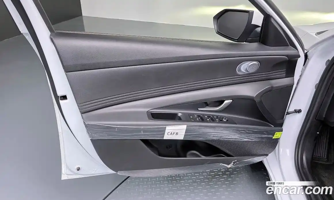 Hyundai Avante 2024 1.6 автомат (гидро), фото 14