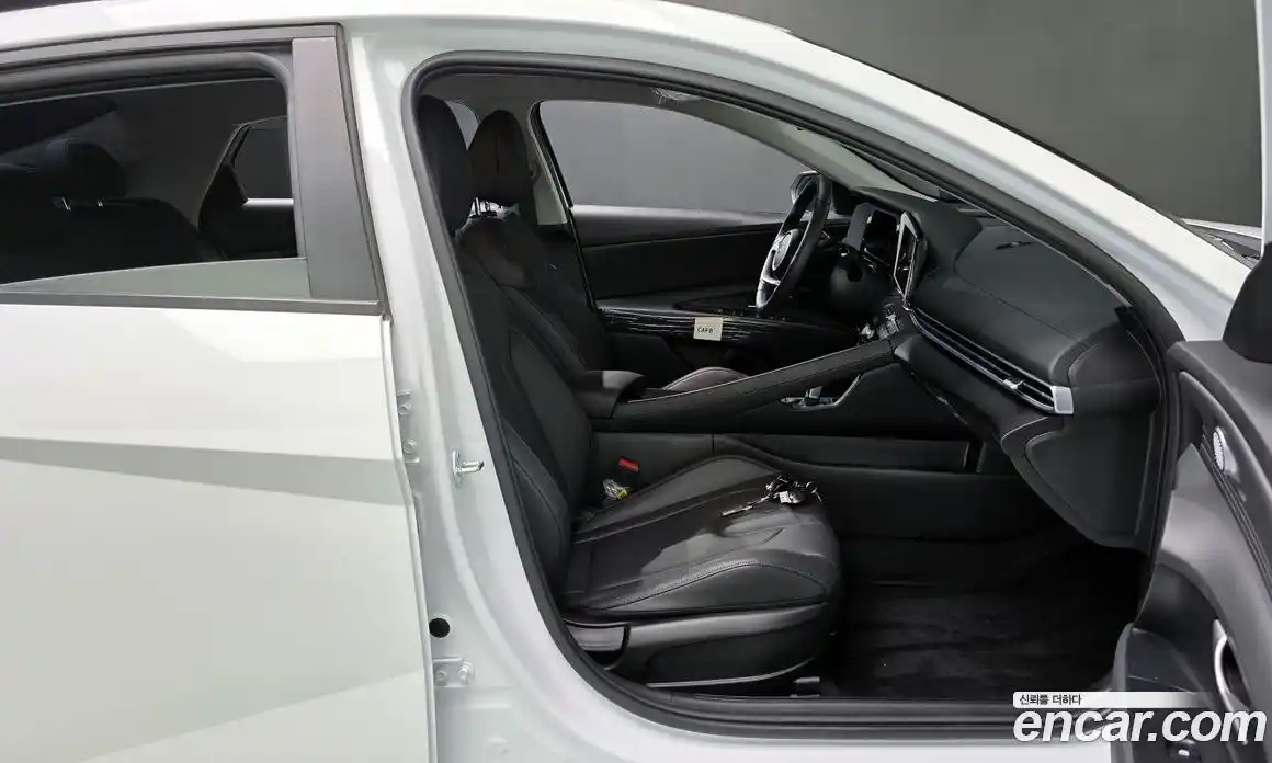 Hyundai Avante 2024 1.6 автомат (гидро), фото 16