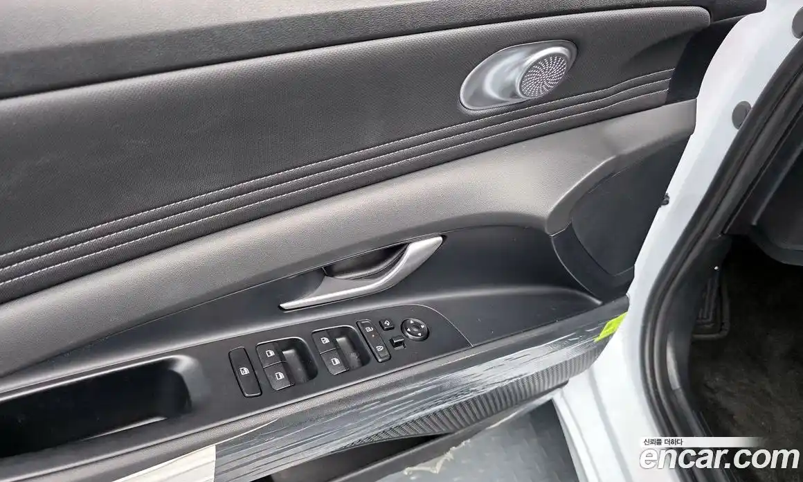 Hyundai Avante 2024 1.6 автомат (гидро), фото 26