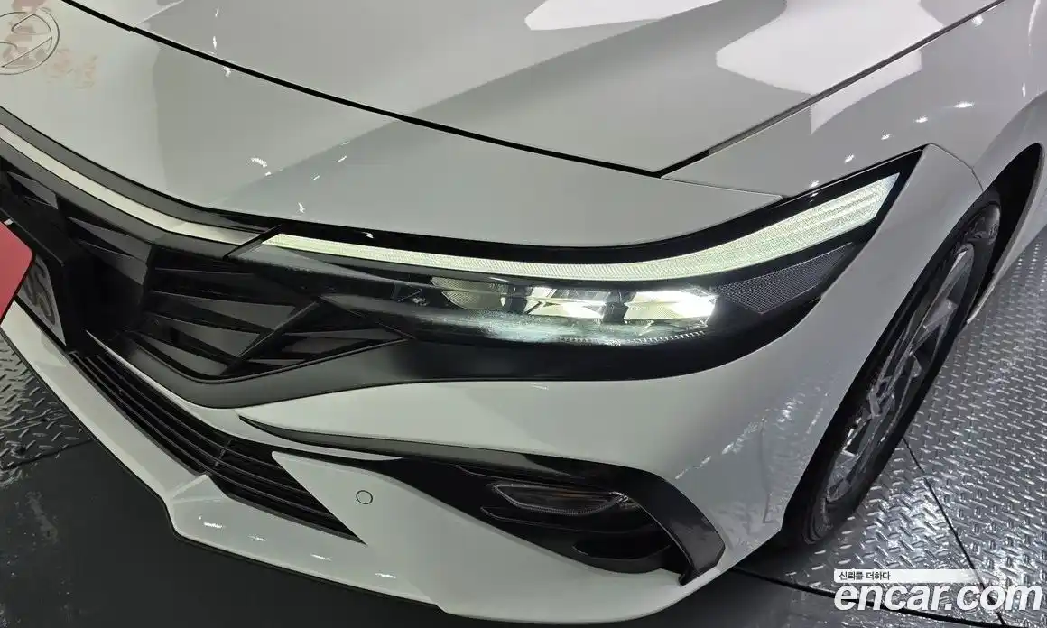 Hyundai Avante 2024 1.6 автомат (гидро), фото 8