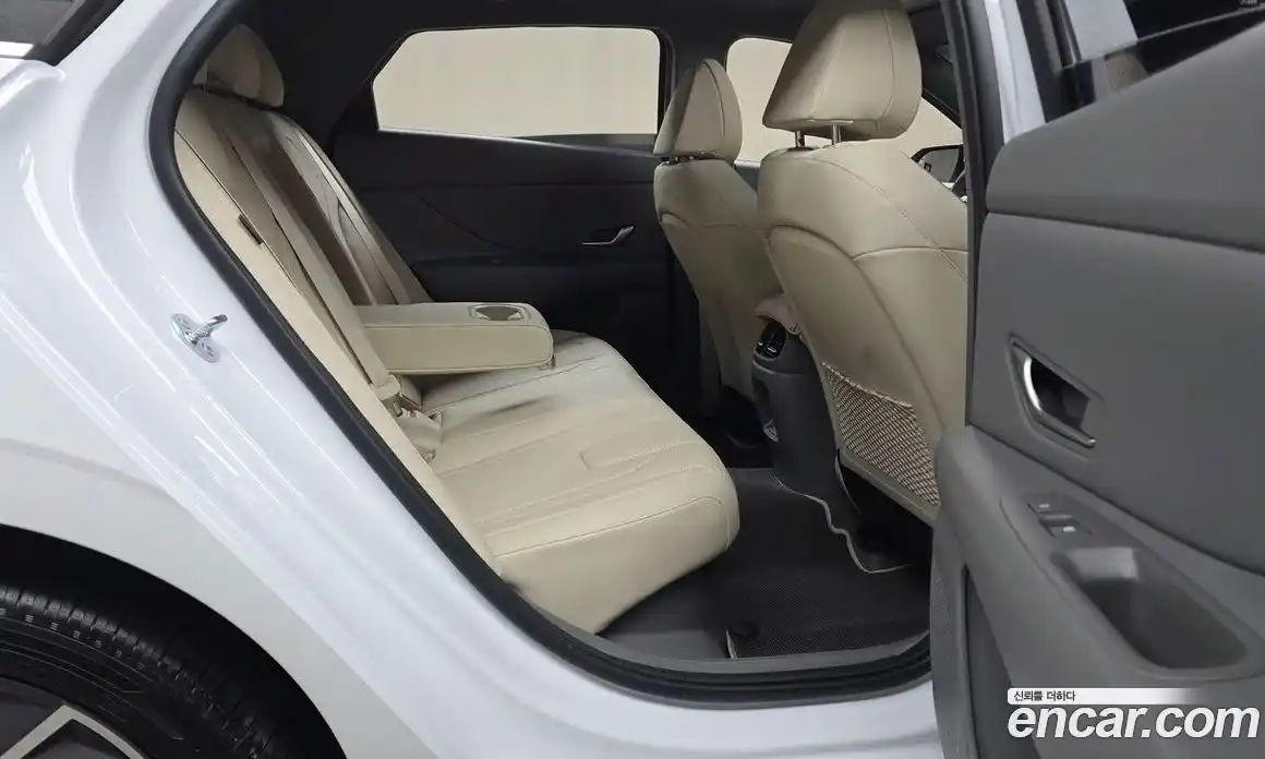 Hyundai Avante 2025 1.6 автомат (гидро), фото 17