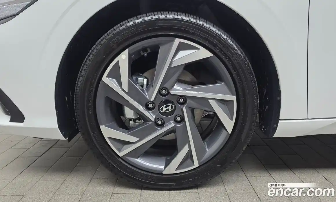 Hyundai Avante 2025 1.6 автомат (гидро), фото 5