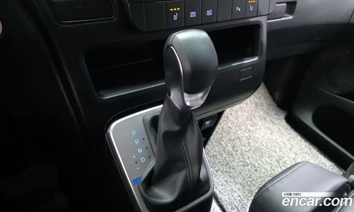 Hyundai Staria 2024 3.5 автомат (гидро), фото 12
