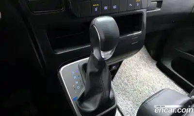Hyundai Staria 2024 3.5 автомат (гидро), миниатюра 12