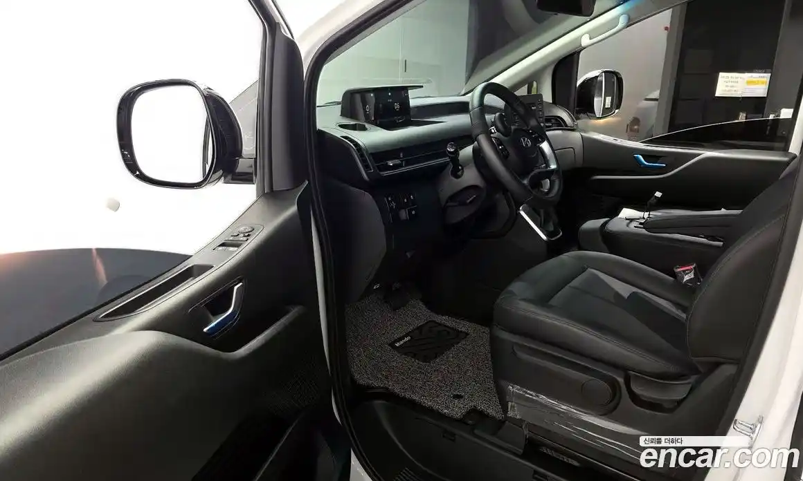 Hyundai Staria 2024 3.5 автомат (гидро), фото 13