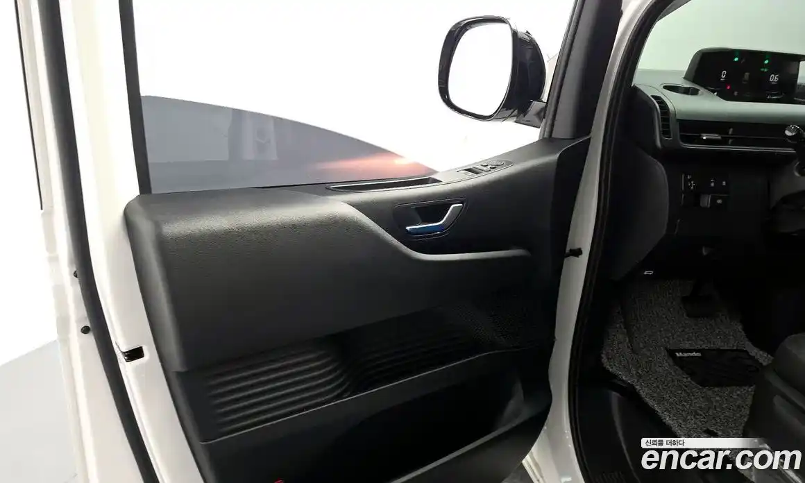 Hyundai Staria 2024 3.5 автомат (гидро), фото 14