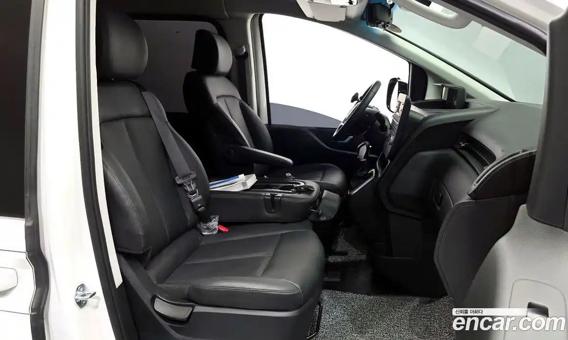 Hyundai Staria 2024 3.5 автомат (гидро), фото 16