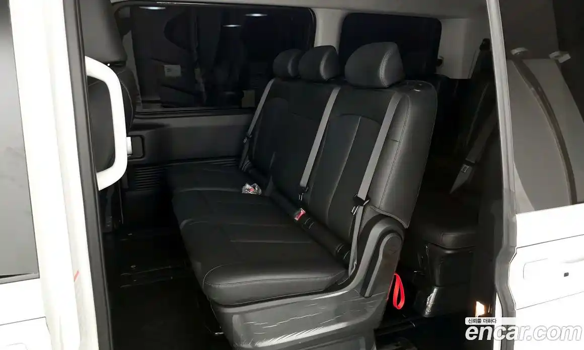 Hyundai Staria 2024 3.5 автомат (гидро), фото 18