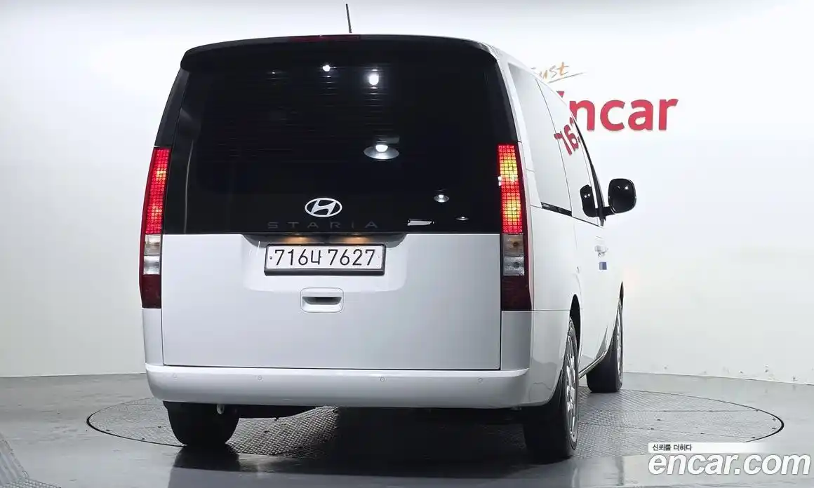 Hyundai Staria 2024 3.5 автомат (гидро), фото 4