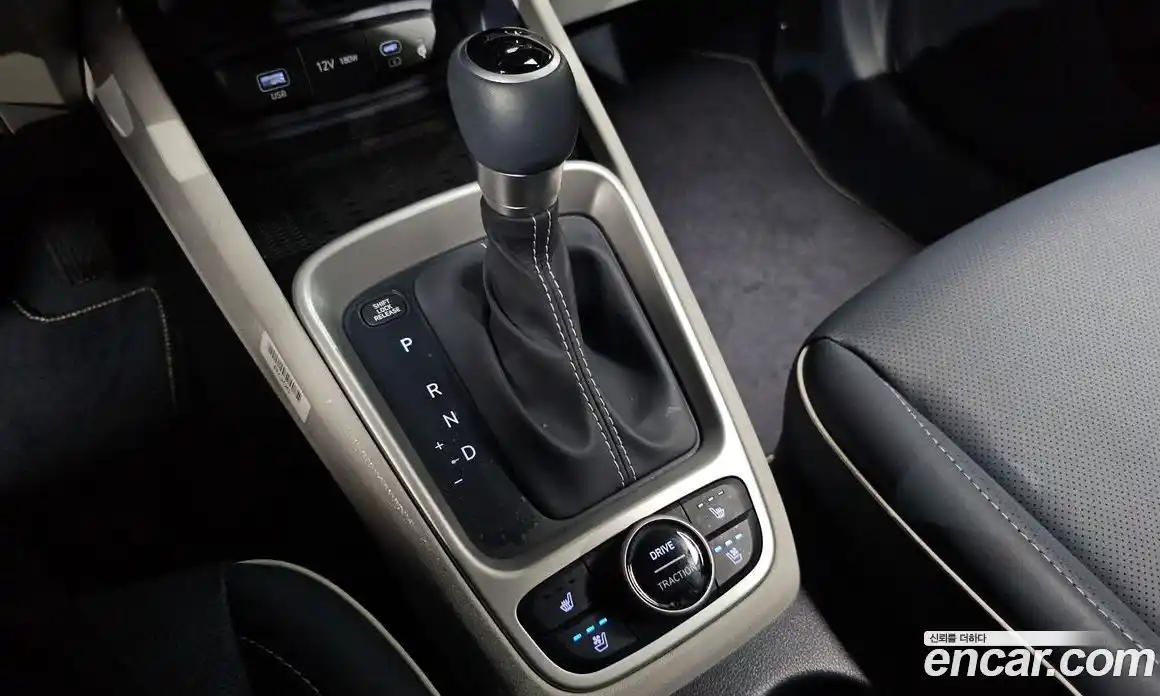 Hyundai Venue 2024 1.6 автомат (гидро), фото 12
