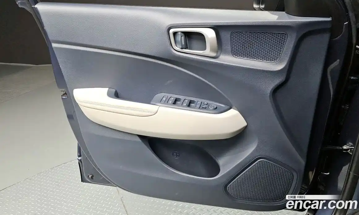 Hyundai Venue 2024 1.6 автомат (гидро), фото 14