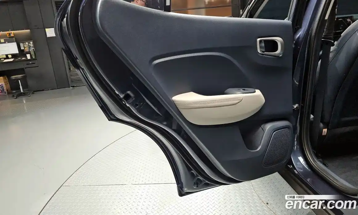 Hyundai Venue 2024 1.6 автомат (гидро), фото 15