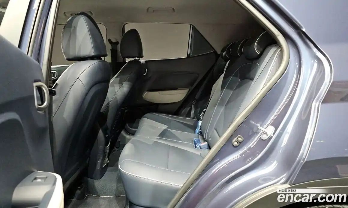 Hyundai Venue 2024 1.6 автомат (гидро), фото 16