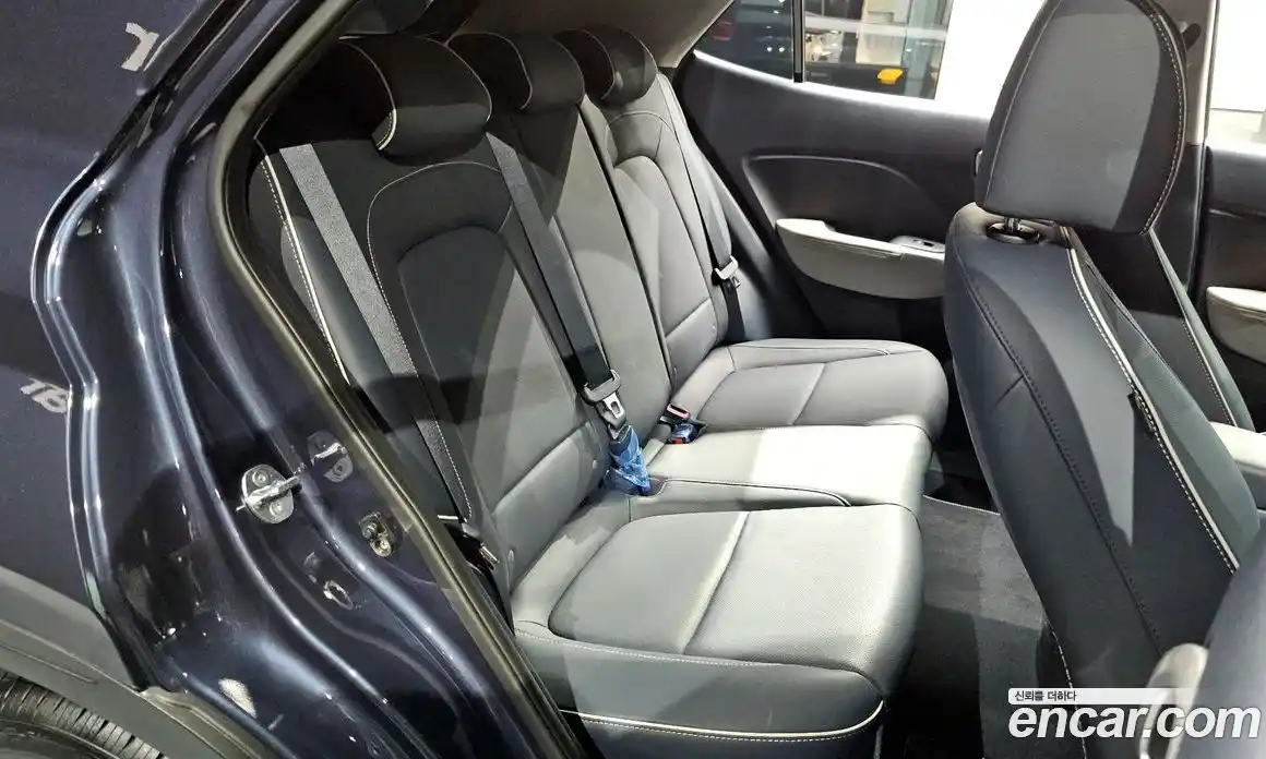 Hyundai Venue 2024 1.6 автомат (гидро), фото 17