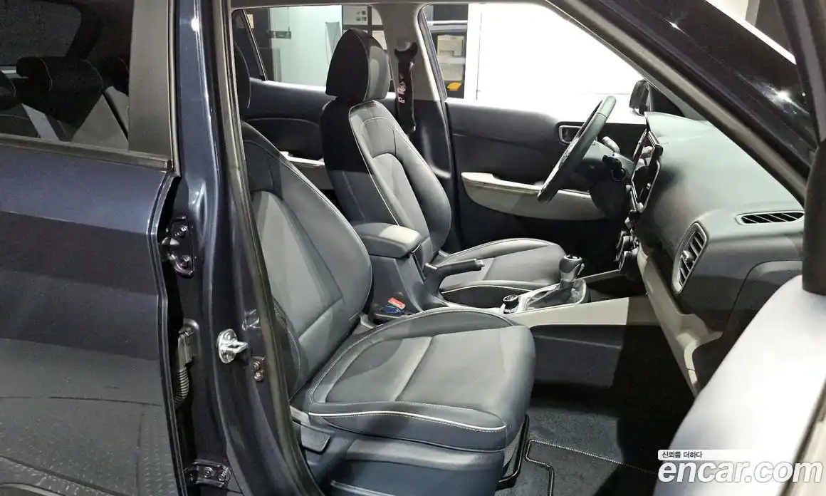 Hyundai Venue 2024 1.6 автомат (гидро), фото 18