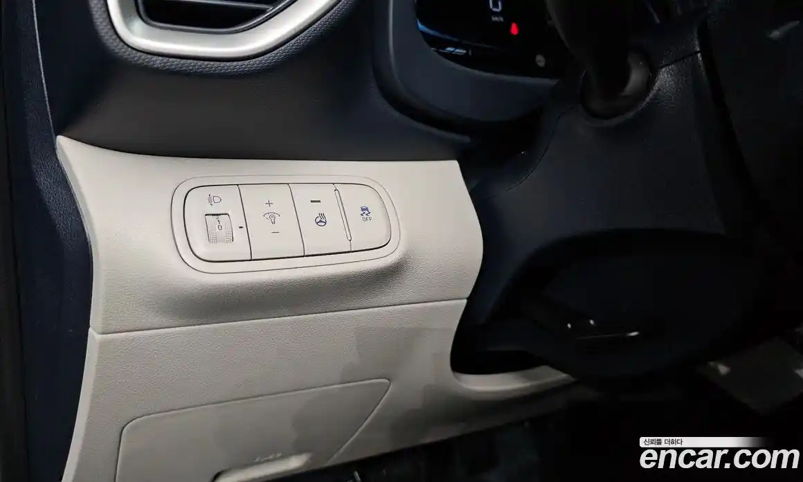 Hyundai Venue 2024 1.6 автомат (гидро), фото 25