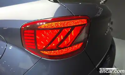 Hyundai Venue 2024 1.6 автомат (гидро), миниатюра 9