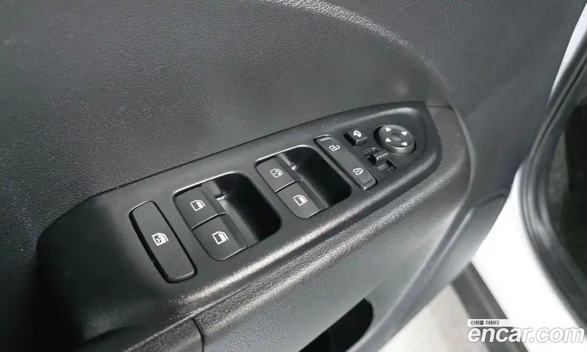 Hyundai Venue 2021 1.6 автомат (гидро), фото 12