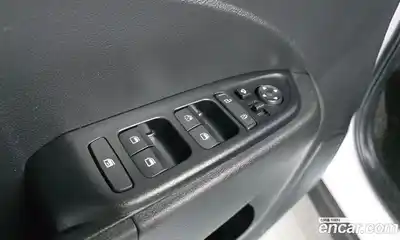 Hyundai Venue 2021 1.6 автомат (гидро), миниатюра 12