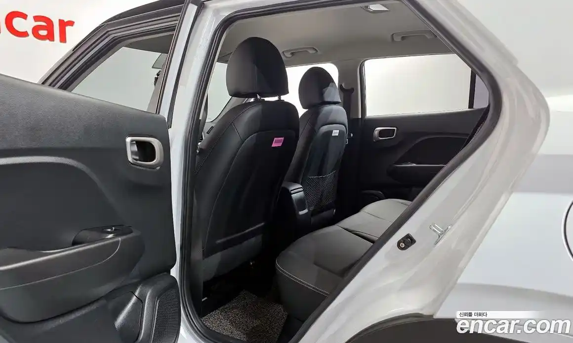 Hyundai Venue 2021 1.6 автомат (гидро), фото 18
