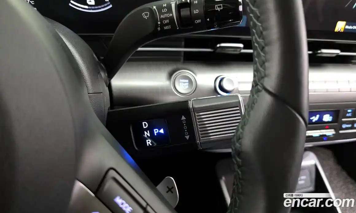 Hyundai Kona 2023 1.6 автомат (гидро), фото 12