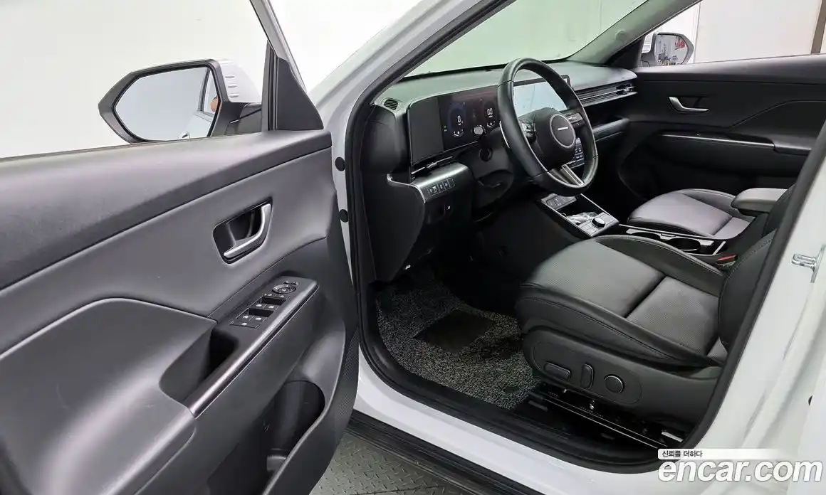 Hyundai Kona 2023 1.6 автомат (гидро), фото 13