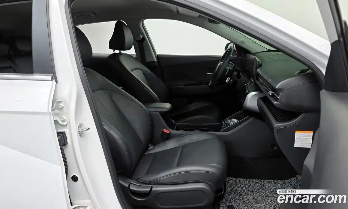 Hyundai Kona 2023 1.6 автомат (гидро), фото 16