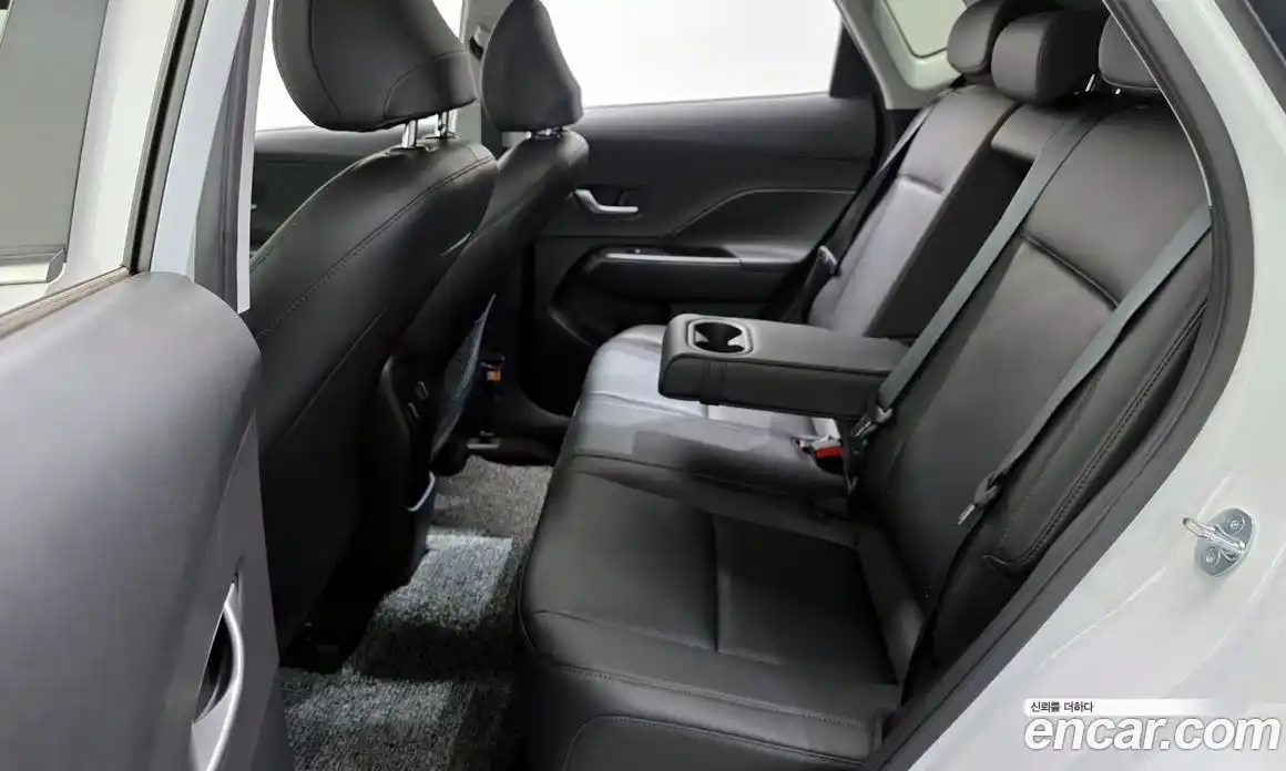 Hyundai Kona 2023 1.6 автомат (гидро), фото 18