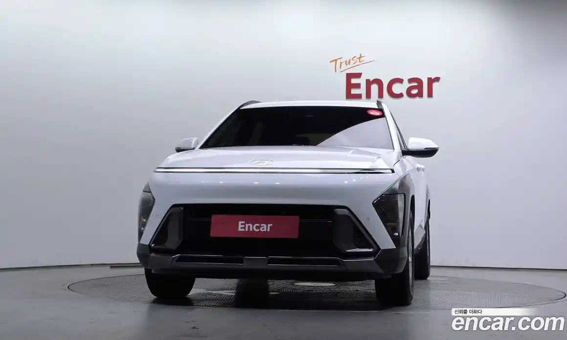 Hyundai Kona 2023 1.6 автомат (гидро), фото 3
